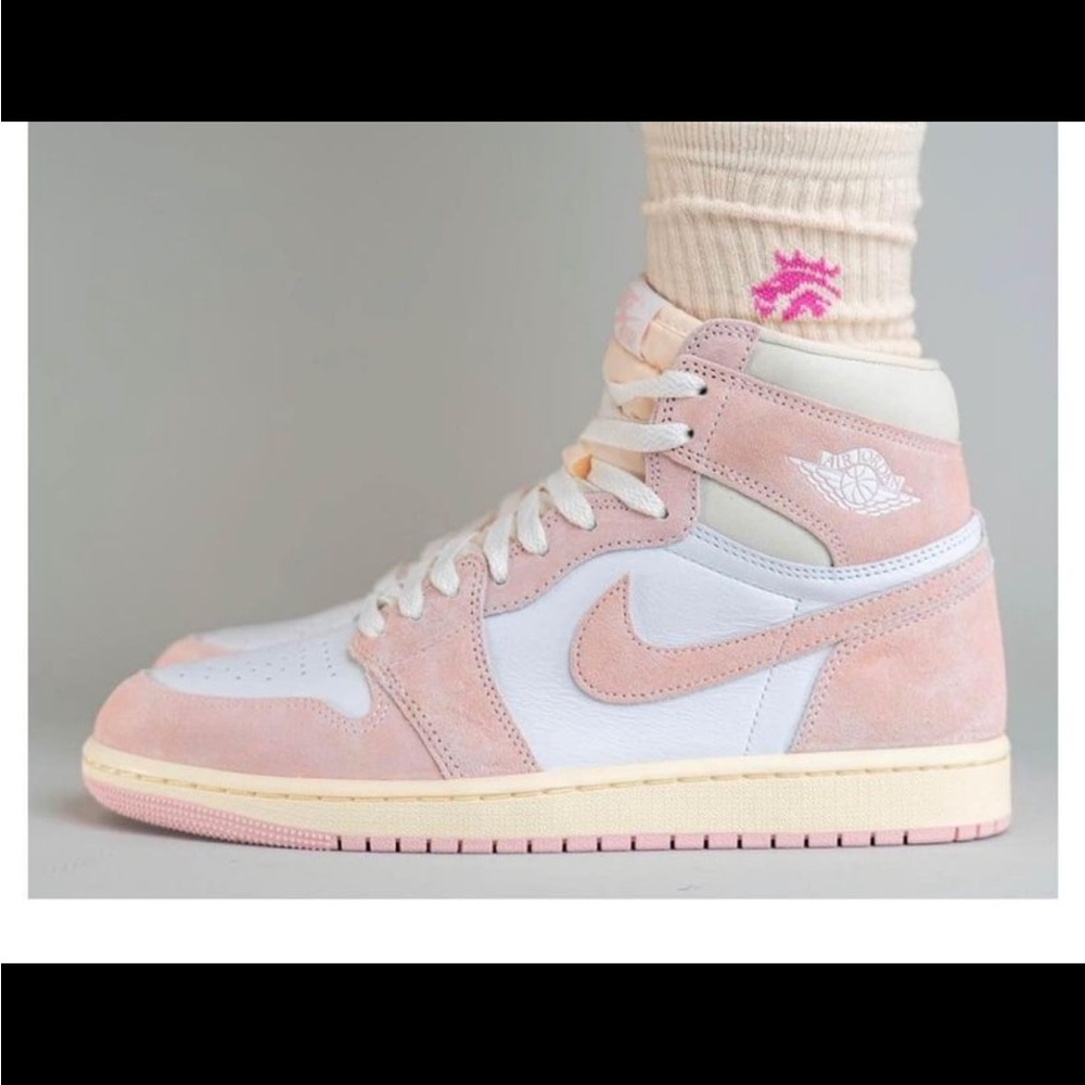 Brand new women’s Jordan 1 retro high OG size 7